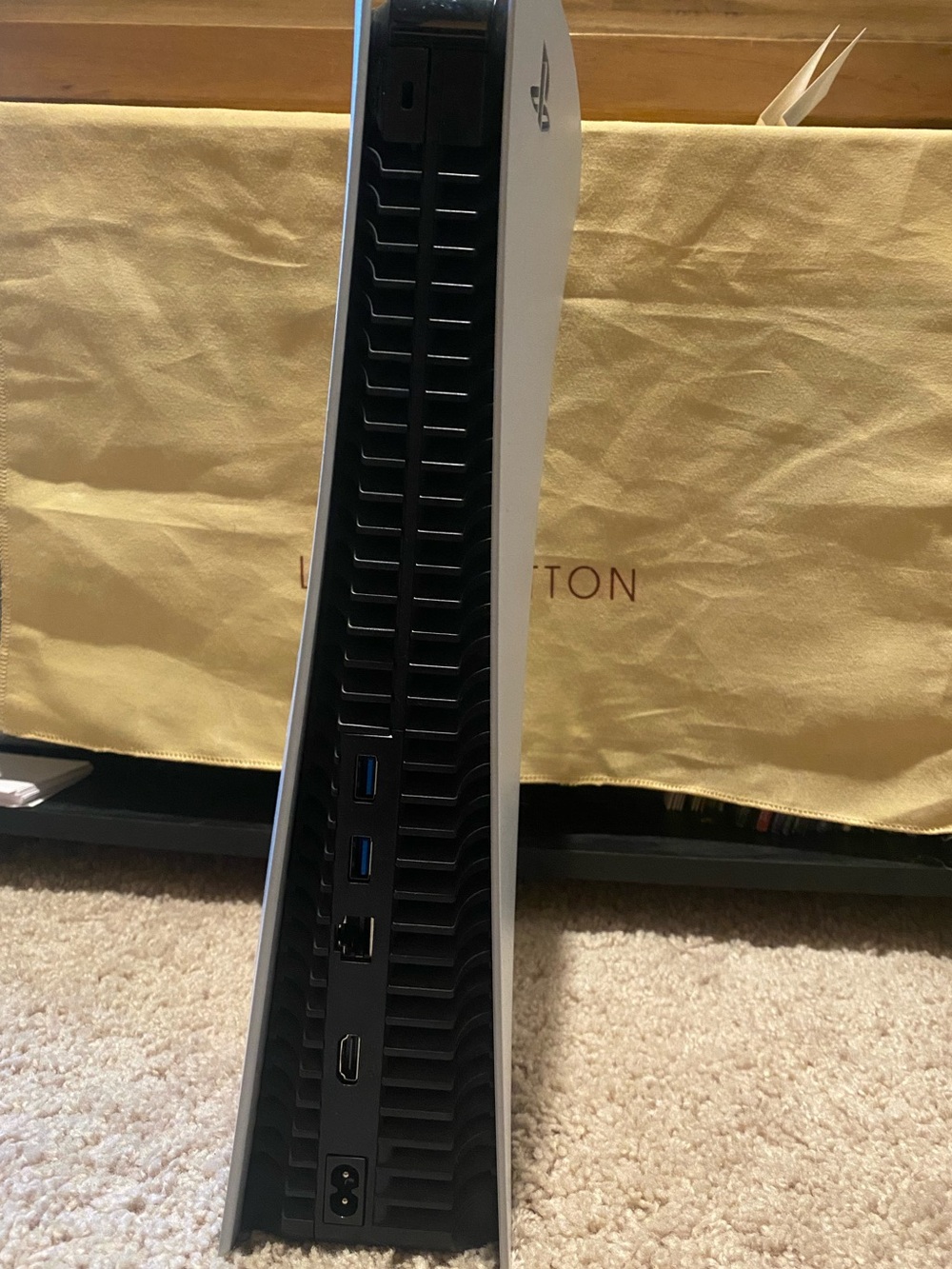 PS5 Disc Edition - Picture 4 of 6